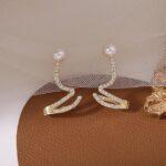 Ear Crawler Earrings for Women Gold Pearl Ear Cuff Rhinestone Pearl Stud Earrings Jewelry Gifts for Women - Image 6